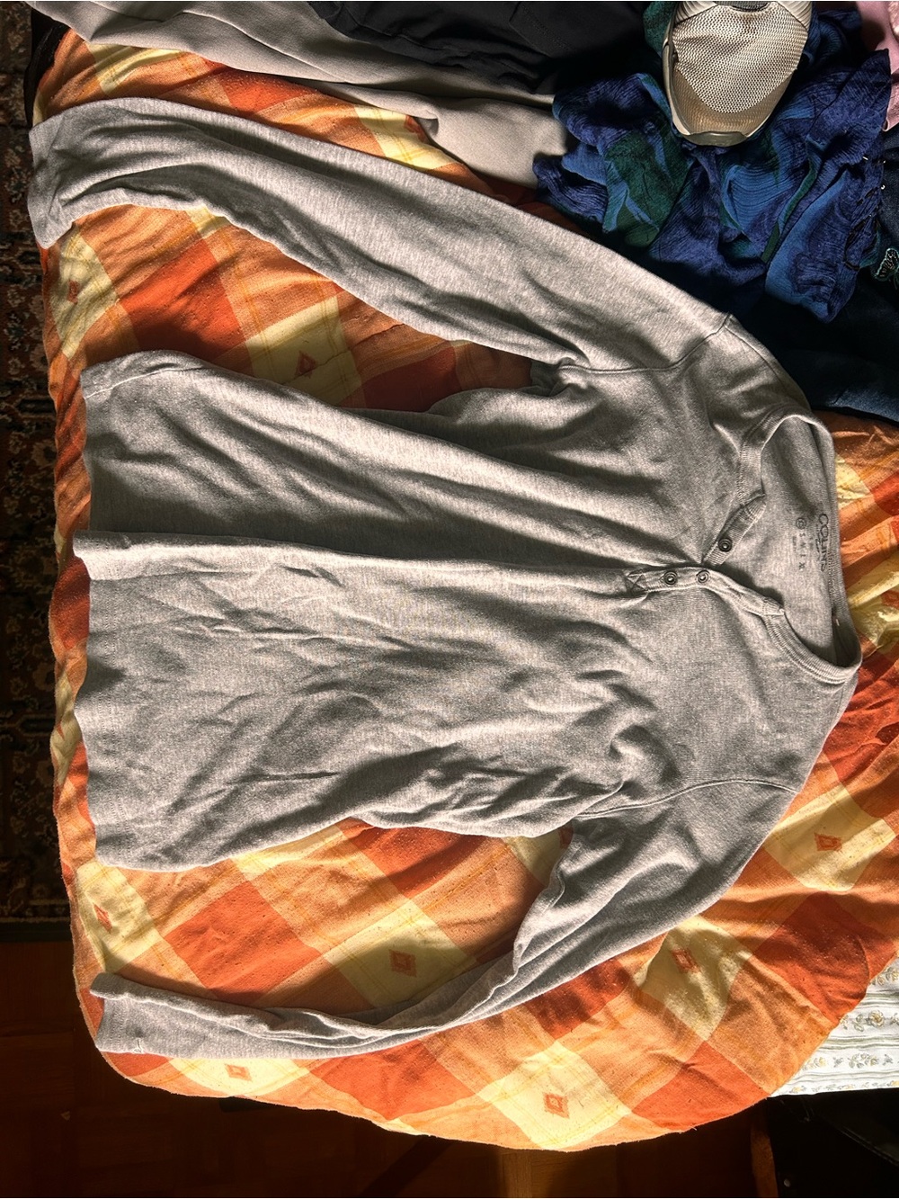 Light Gray Women's Button-Down Long-Sleeve Top
